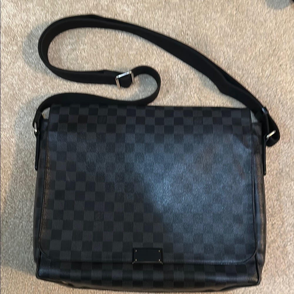 Louis Vuitton District MM Laptop Bag